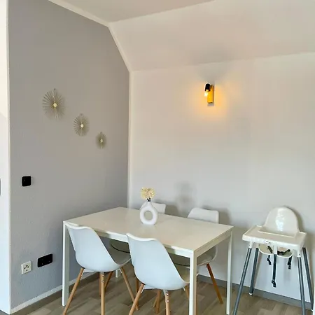 Raha Apartments - Ihr Komfortables Zuhause - Hbf - Vollausgestattet - Gratis Parkplatz Erfurt Exterior photo