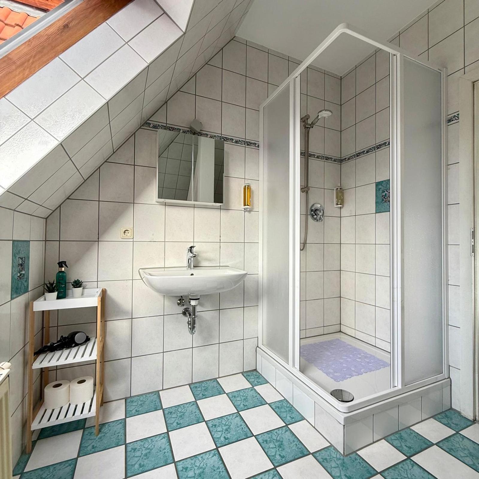 Raha - Ihr Komfortables Zuhause - Hbf - Vollausgestattet - Gratis Parkplatz Apartment Erfurt